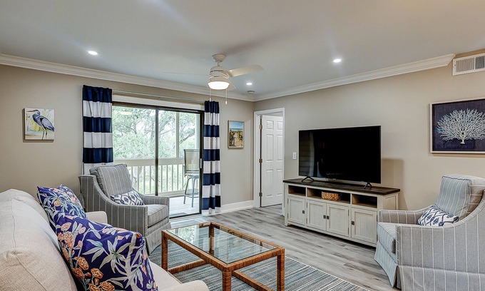 Seabrook Island Condo | Fully updated condo with serene view, enclosed balcony, WiFi, W/D, pool, & gym