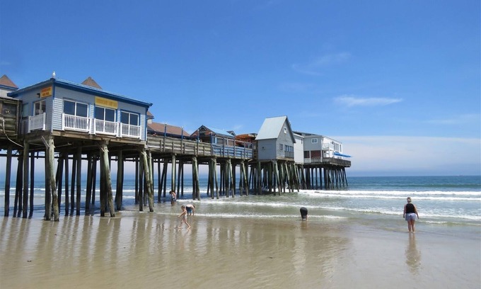 Old Orchard Beach Condo | Fun 2BR Oceanfront Condo at The Brunswick in Old Orchard Beach