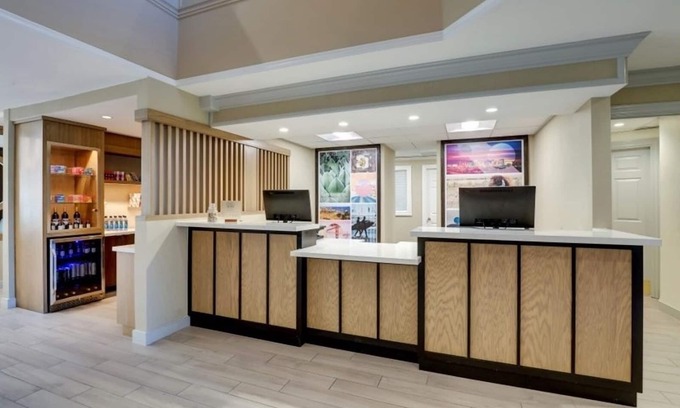 Sunnyvale Hotel | Fun Day at LEGOLAND Discovery Center! Spacious 2BR Unit w/Free Breakfast, Pool!