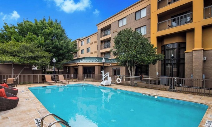 Richardson Hotel | Fun Days Ahead! Minutes Away from Altitude Trampoline Park, FREE Parking!