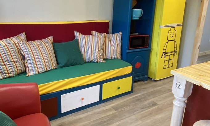 Corinth Cabin | Fun Lego Brick theme for your visit! Easy access to I75. Private setting.