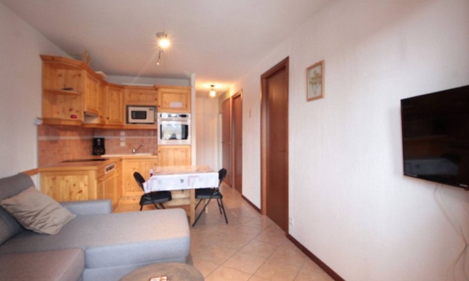 Les Carroz-d'Araches Apartment | Functional 3-Room Apt for 6 with Parking, Central, Close to Shops and Slopes