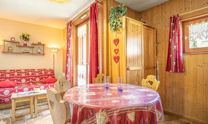 Aussois Apartment | Functional studio with balcony in Aussois, 2 pers., parking included