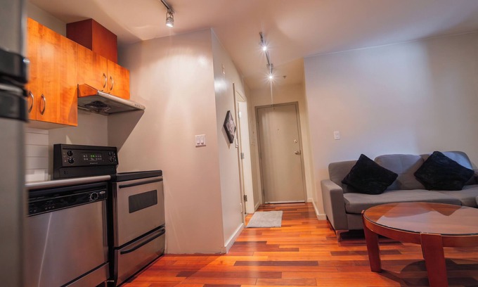 Central Apartment | Furnished 2 Bedroom Waterfront Station 440 Richards