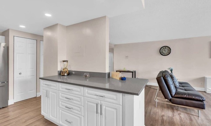 Crystal City Apartment | Furnished Apartment in Crystal City near Pentagon
