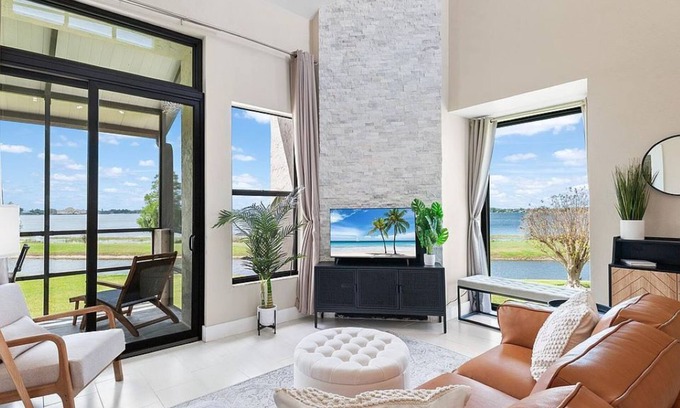 Winter Haven House | Furnished Condo on the water in Winter Haven, FL