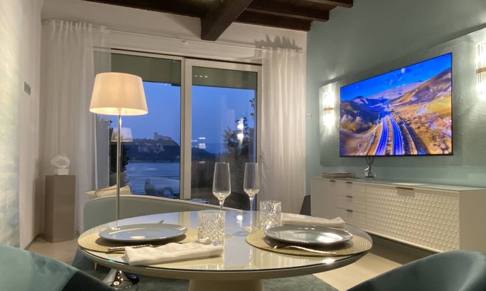 Arona Apartment | FWL Italian Romance on the Lake, with private garden!