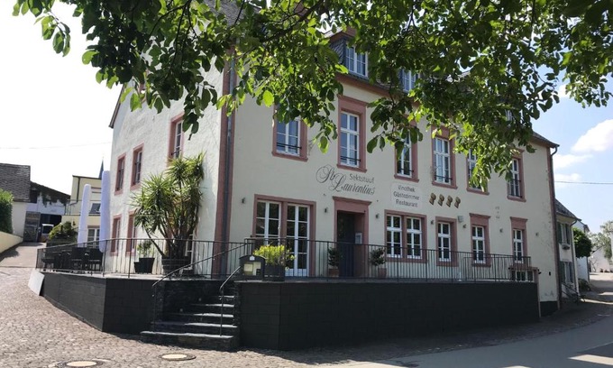 Leiwen Hotel | Gästehaus Sektstuuf St. Laurentius