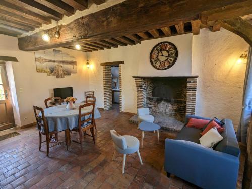 Tigy House | Gîte Authentique en Sologne : Proche Châteaux, Randonnées, Equipé et Familial - FR-1-590-278