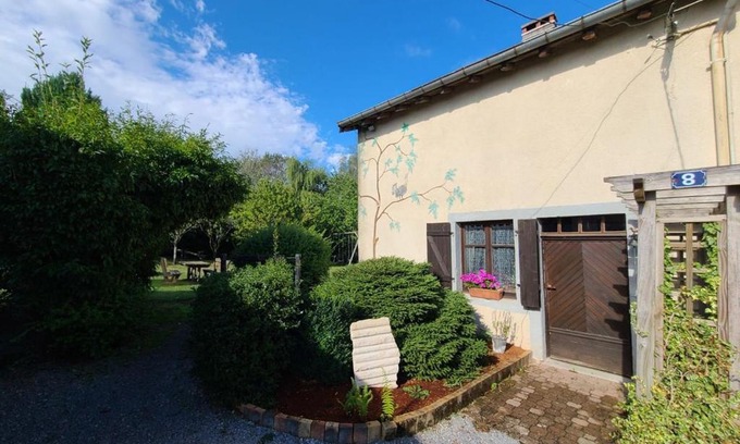 Nonville House | Gîte Authentique pour 6 Pers. avec Cheminée à Proximité de Vittel et Activités Nature - FR-1-589-427