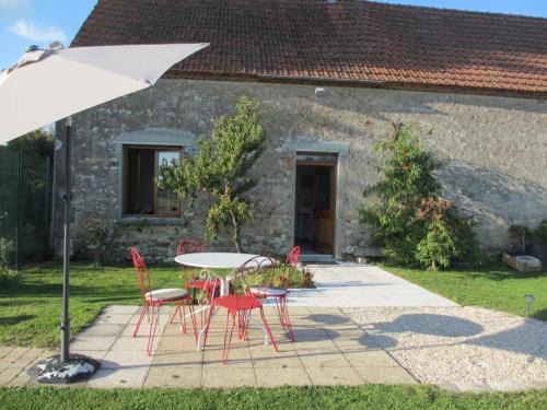 Guilly House | Gîte cosy en Val de Loire, proche Loire, Sologne, Sully/Loire - 1 ch, salon, cuisine, linge inclus - FR-1-590-30