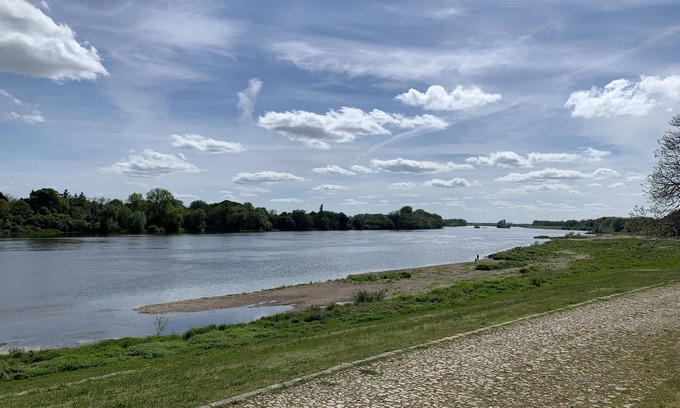 Saint-Benoit-sur-Loire House | Gîte des Bords de Loire - 50m de la Loire à Vélo - Meuble de Tourisme 4 Étoiles