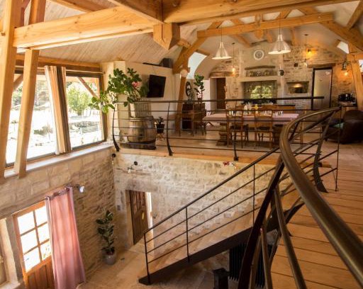 Antully House | Gîte La grange des Hirondelles 15 personnes 5litsdoubles 5litssimples 1convertible chez MAYMARD Yannick à 28 route de la croix forêt à ANTULLY réf à Gîte de France G2005 Corps de ferme entièrement rénové de bon standing