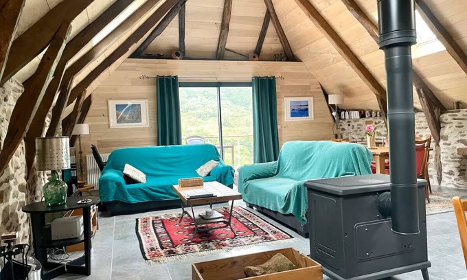 Coubisou House | Gîte Le Couderc de Coubisou, renovated barn