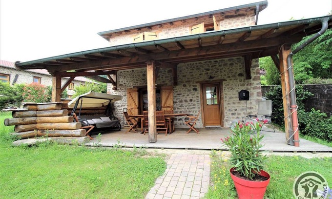 Poule-les-Echarmeaux House | Gîte Le Serdoret - POULE-LES-ECHARMEAUX