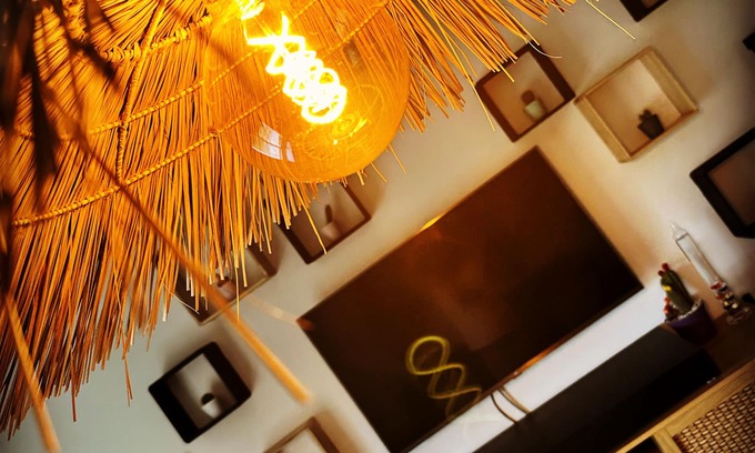 Orange House | Gîte les heures claires jacuzzi dream vacation in Orange Théâtre Antique