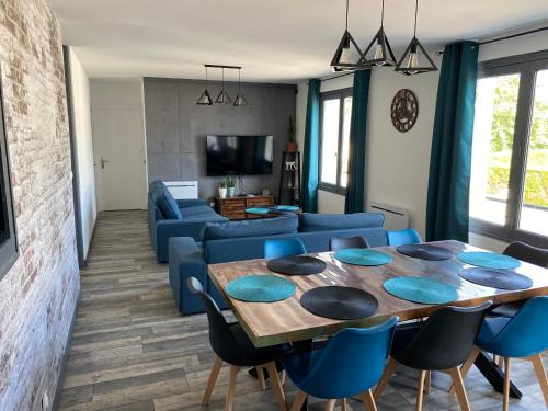 Noyers-sur-Cher House | Gîte zooval 9 personnes, piscine, à 5 min du zoo de Beauval
