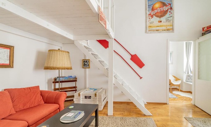 Terezvaros Apartment | Gabi's Central Broadway Nest @ Nagymező str