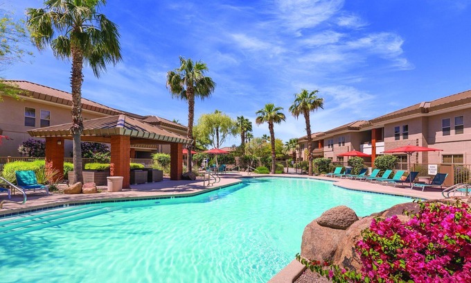 South Scottsdale Resort | Galleries, museums, boutiques and bistros!