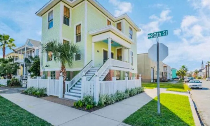 Galveston House | Galveston Relaxation Rental Home