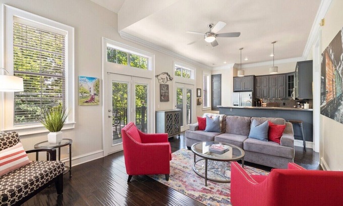 Fayetteville Apartment | Game Day Getaway - 1 Block to Dickson-Walk to UofA