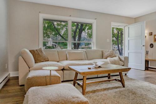 Park Forest Village House | Game Day Haven With Bar & Deck