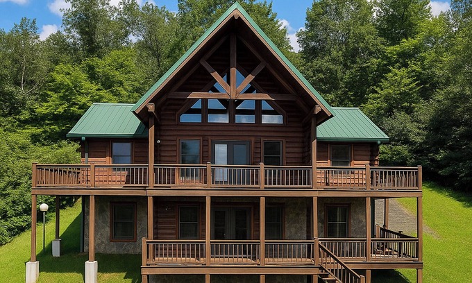 Grassy Creek Cabin | Game Nights, Cozy Beds & Scenic Views - All at Dream Mtn Lodge!