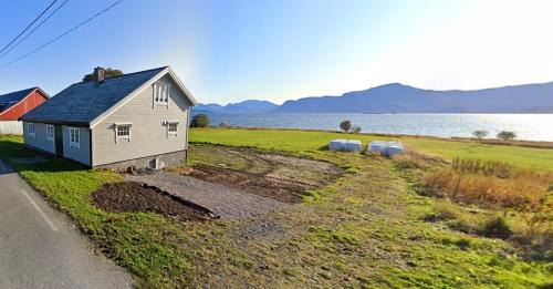 Haram House | Gamlemgarden by Norgesbooking - house by the sea