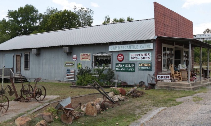 Caddo Gap Apartment | Gap Mercantile Cottage