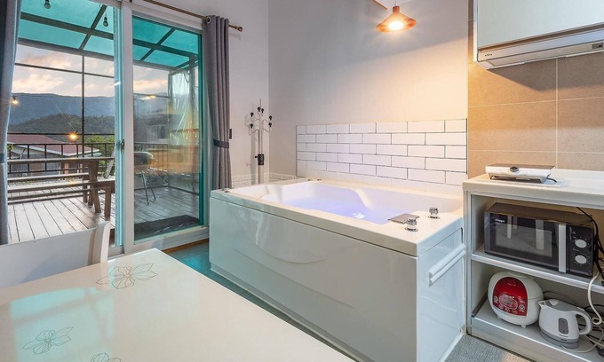 Buk House | Gapyeong Topclouds Pet&spa Pension