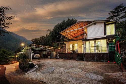 Buk House | Gapyeong Yongso Falls Yangji Pension