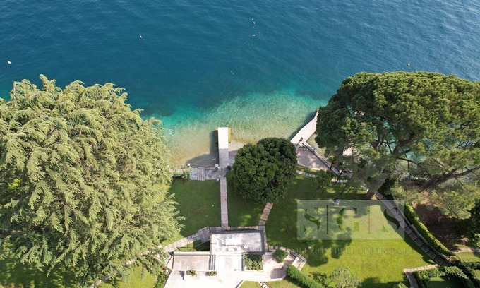 Gardone Riviera Apartment | Garda Lake Private Beach