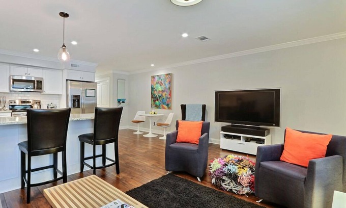 Historic Downtown Savannah House | Garden Apartment with Parking, Heated Pool Access