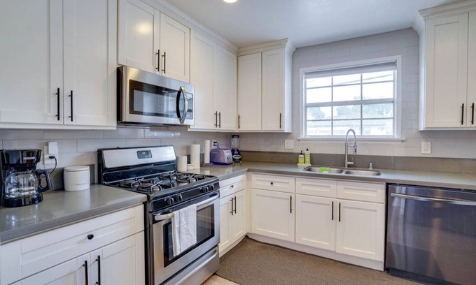 Gardena House | Gardena's Charming Family Retreat Getaway