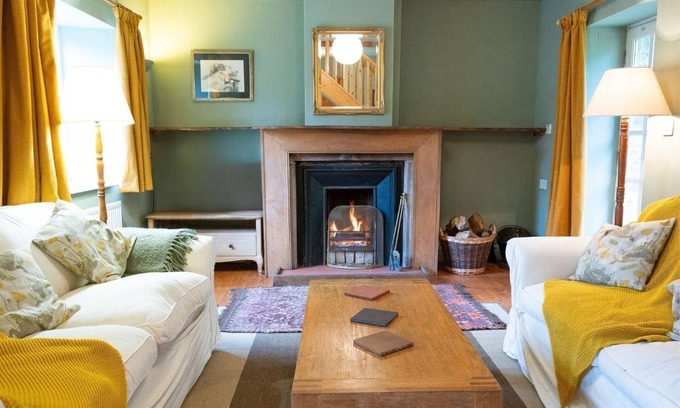 Sandyhills Cottage | Gardeners Cottage - a cottage that sleeps 8 guests in 4 bedrooms