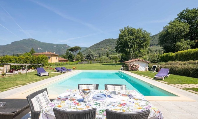 Camaiore Apartment | Gardenia Suite In Camaiore, Tuscany