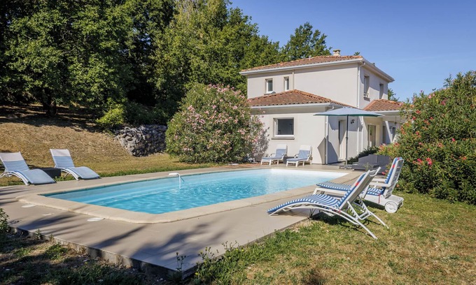 Pujols House | Garonne, modern home in the South of France with private swimming pool