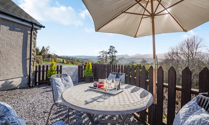 Eglwysbach House | Garreg Wen - One Bedroom House, Sleeps 2
