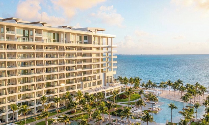 Downtown Cancun Resort | Garza Blanca 5 Star Resort Cancun: Dec 21 - 28, 2024 Tropical Holiday Vacation