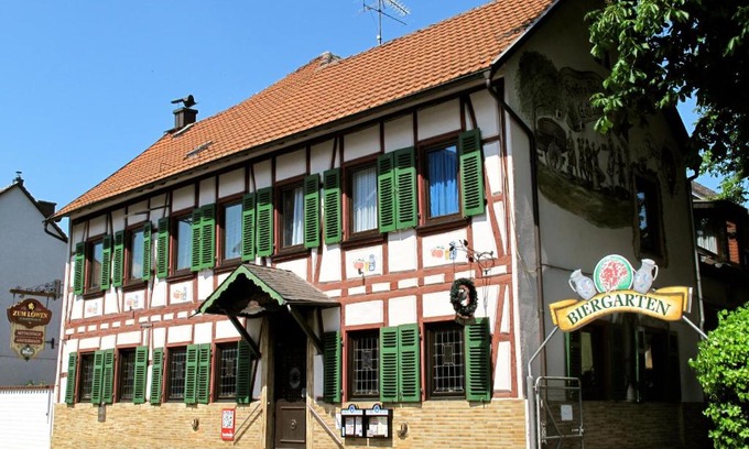Sossenheim House | Gasthaus zum Löwen