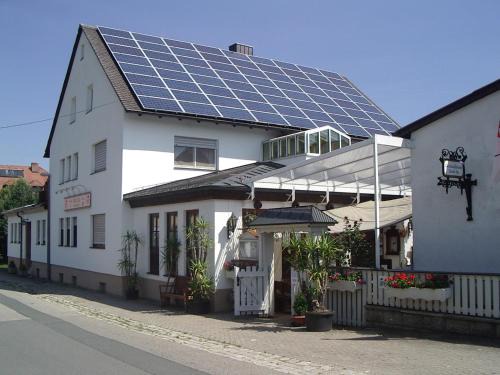 Obernzenn Hotel | Gasthof Pension Grüne Au