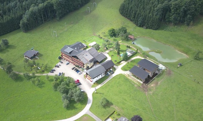Attersee Hotel | Gasthofladen Schneeweiss