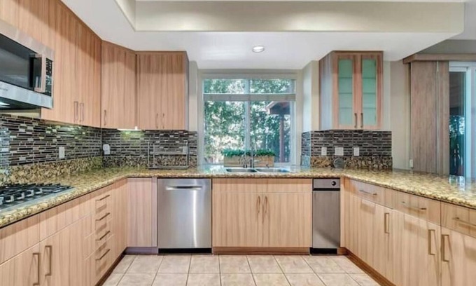 Tarzana House | Gated 5BR Villa on Private Street - Great Location