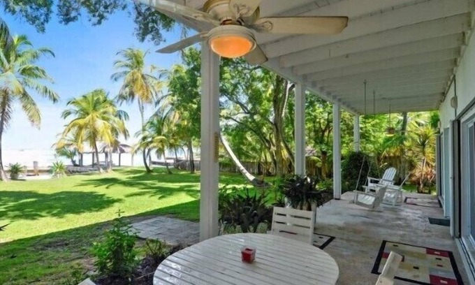 Islamorada Apartment | Gated Estate Duplex on the Bay with dockage