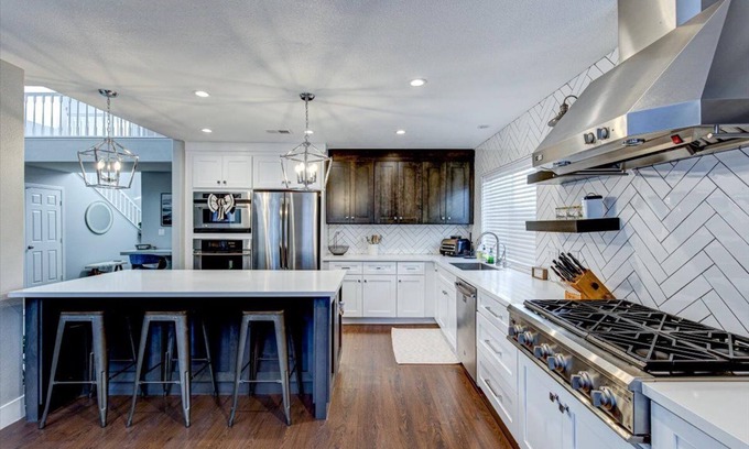 West Sahara House | Gated SUMMERLIN Home in THE LAKES with 2 pools, fire pit, home gym