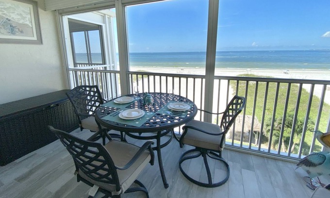 Fort Myers Beach Condo | Gateway Villas #398 - Beachfront condo
