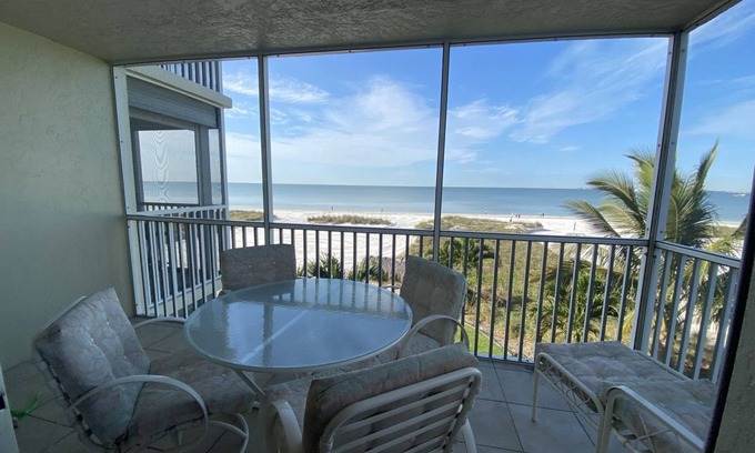 Fort Myers Beach Condo | Gateway Villas #299- Beachfront condo