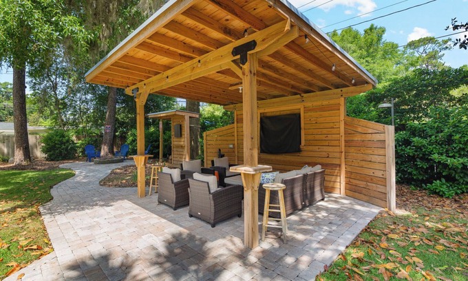 Gainesville House | Gator Shack, Luxury Chic!
