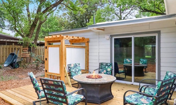 Gainesville House | Gator Springs ~ Close to Hospitals, Springs & UF