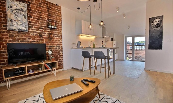Saint-Laurent Apartment | Gats Place